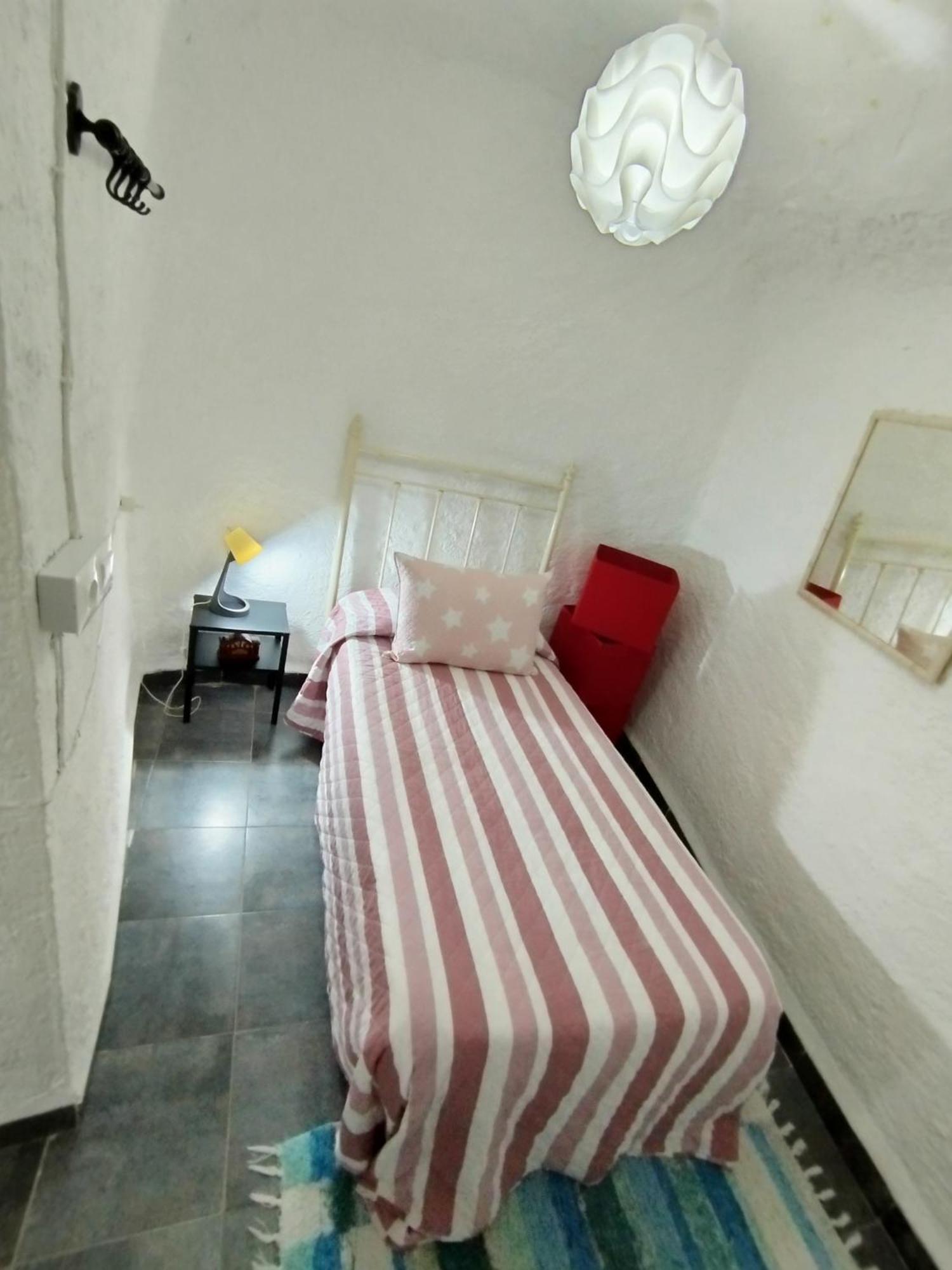 Cueva La Loli Villa กวาดิกซ์ ภายนอก รูปภาพ