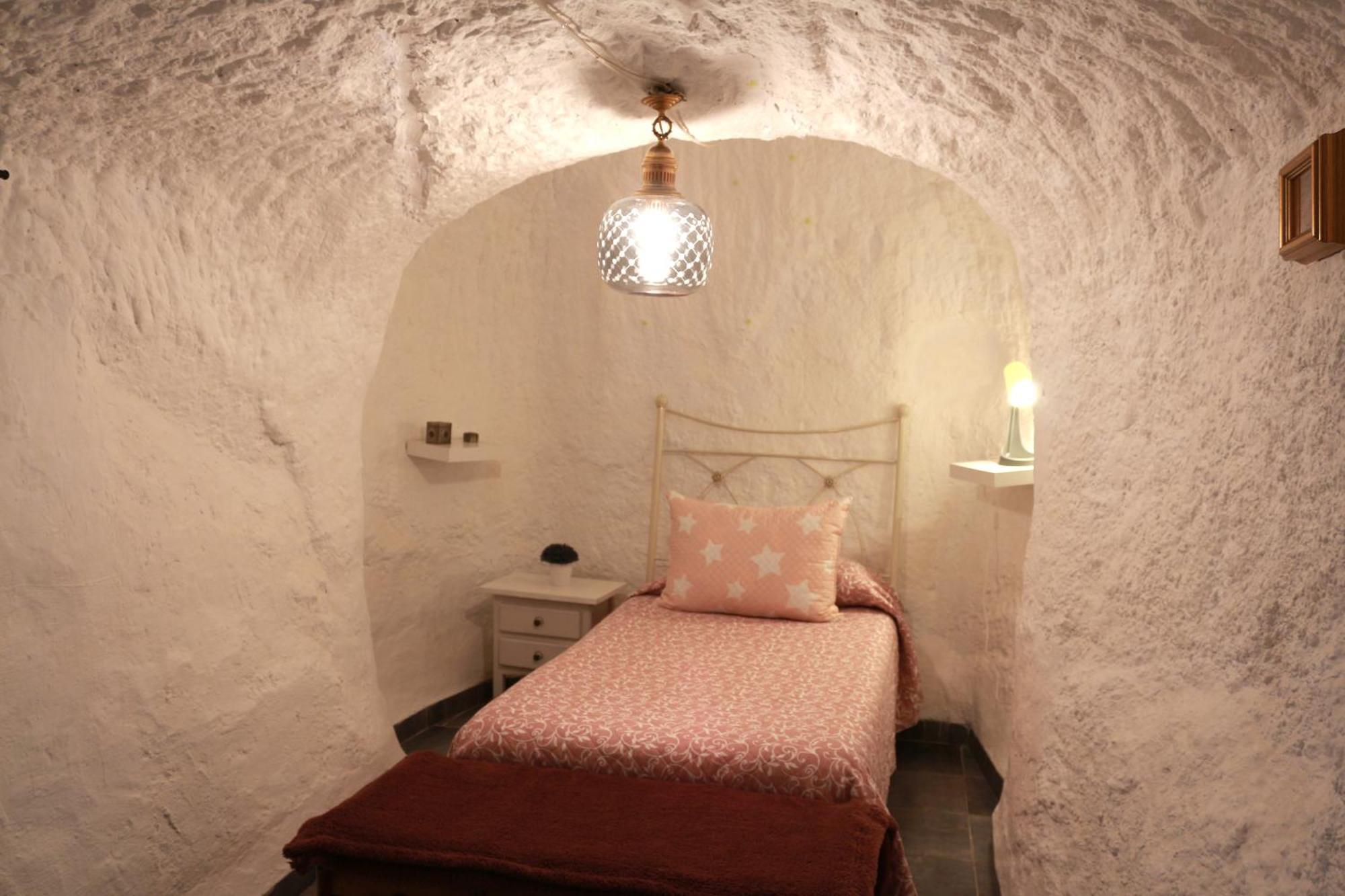 Cueva La Loli Villa กวาดิกซ์ ภายนอก รูปภาพ